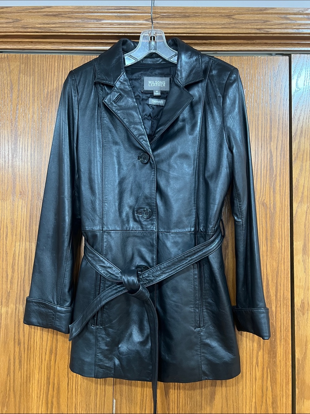 Wilsons women leather vintage thinsulate coat.